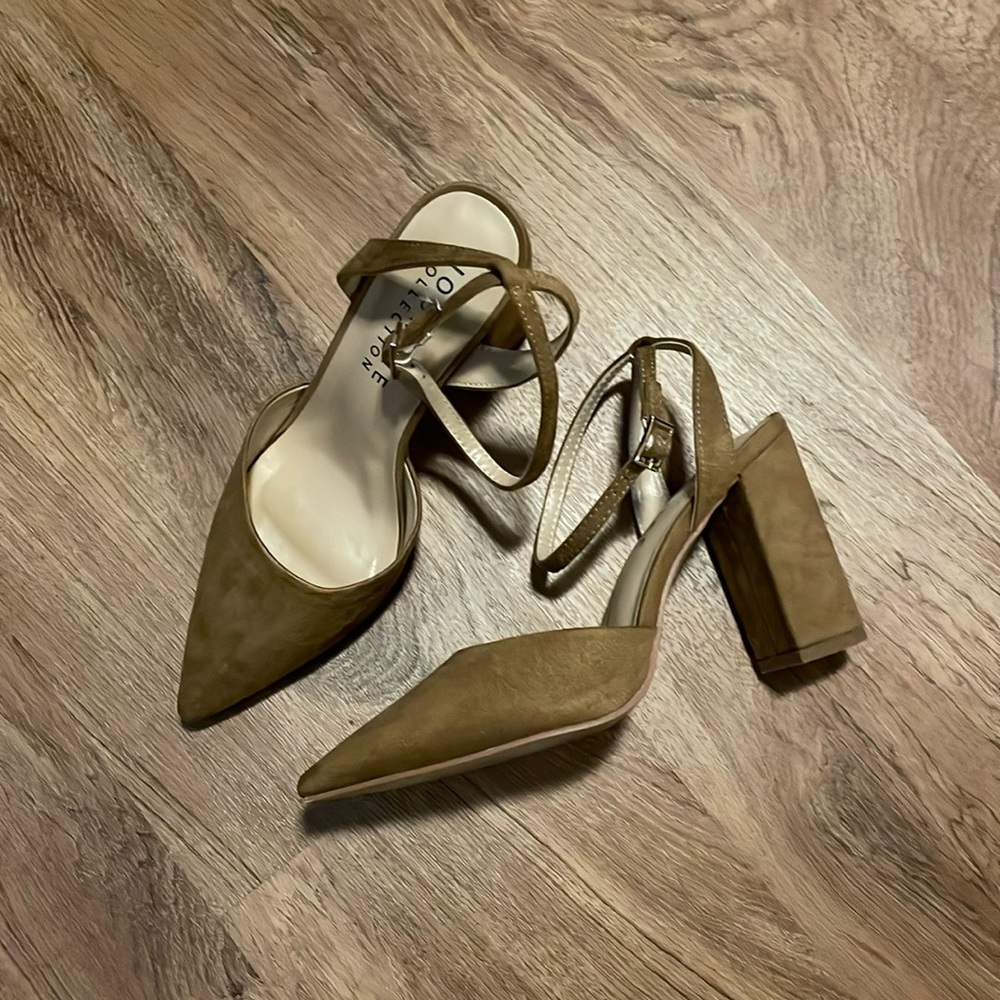 Journee Collection Wide Suede Tan Heels